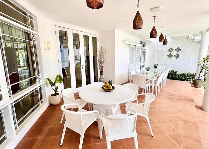 Emerald Luxury & Comfort In Villa Nusa Dua (Bali)