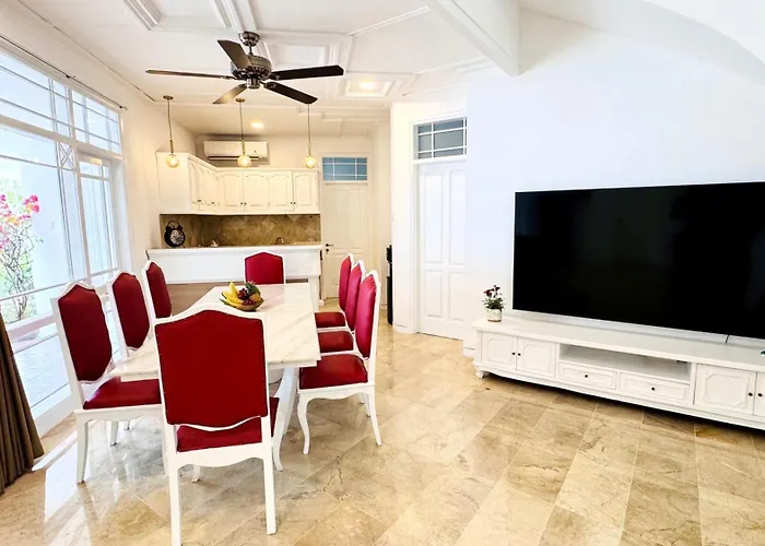 Emerald Luxury & Comfort In Villa *