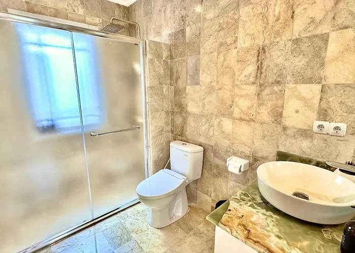 Emerald Luxury & Comfort In Villa *