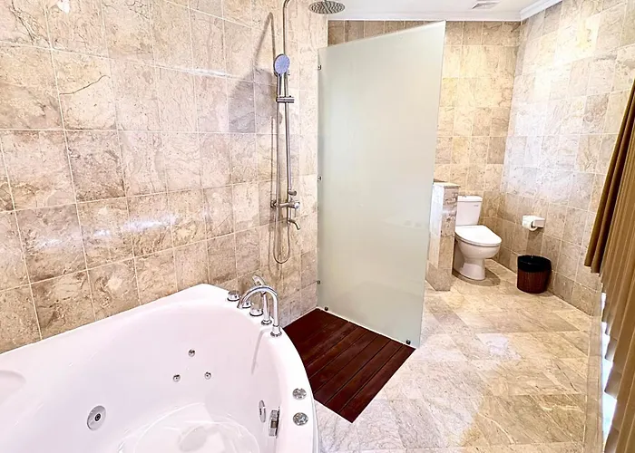 Emerald Luxury & Comfort In Villa